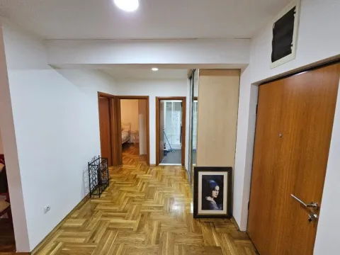 Izdavanje, dvosoban stan, 58m², Preko Morače, Podgorica - image 13