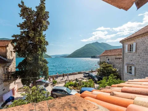 Izdavanje, kuća, 100m², Perast, Kotor - image 10