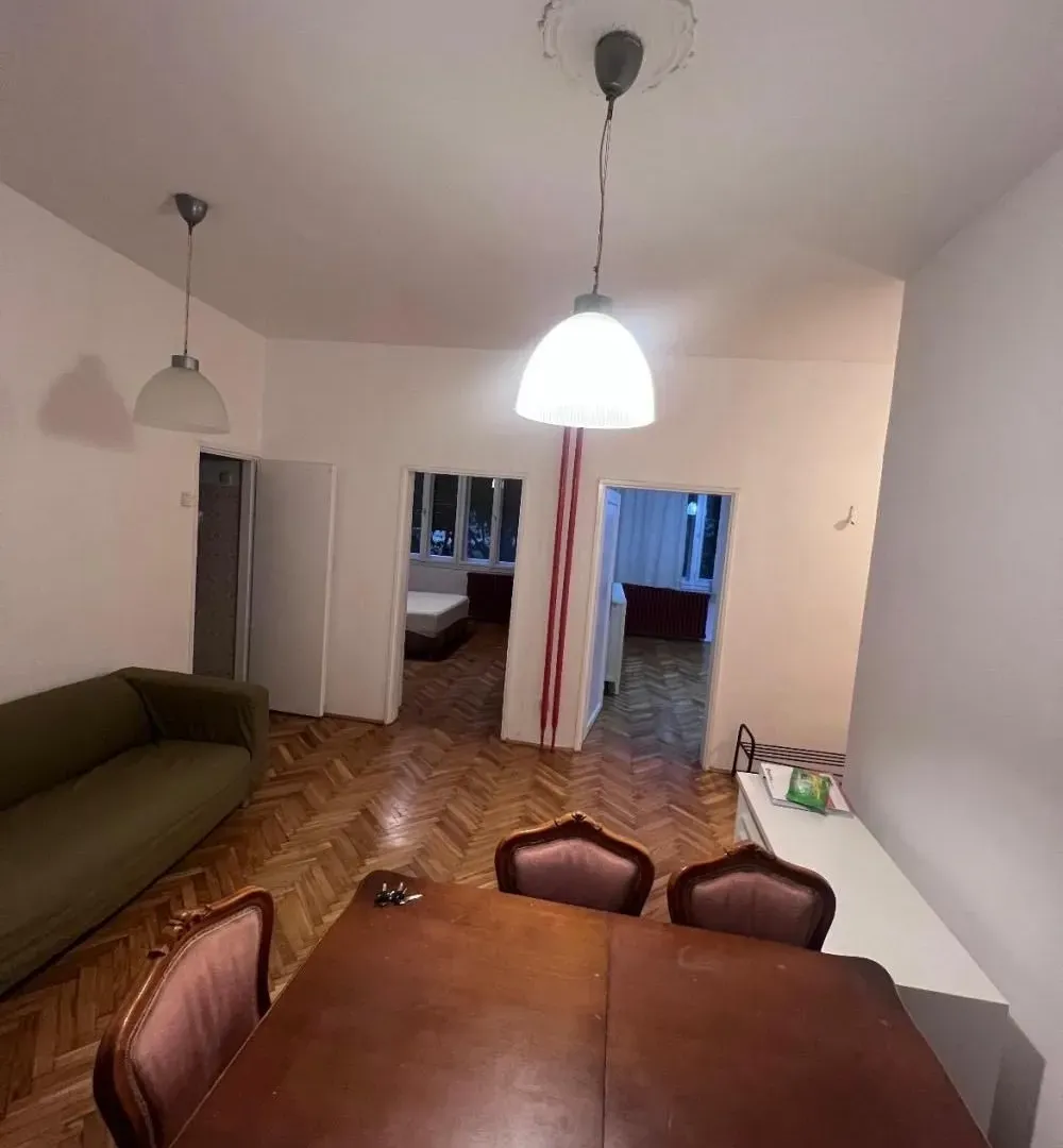 Izdavanje, trosoban stan, 55m², Savski Venac, Beograd