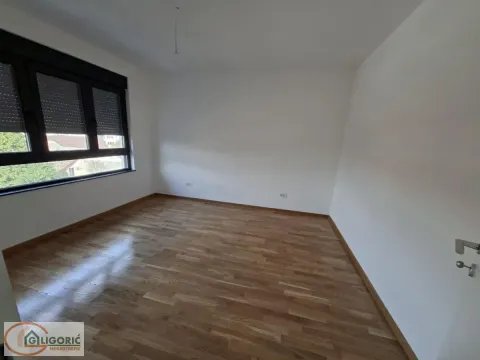 Prodaja, trosoban stan, 78m², Pančevo, Srbija - image 2