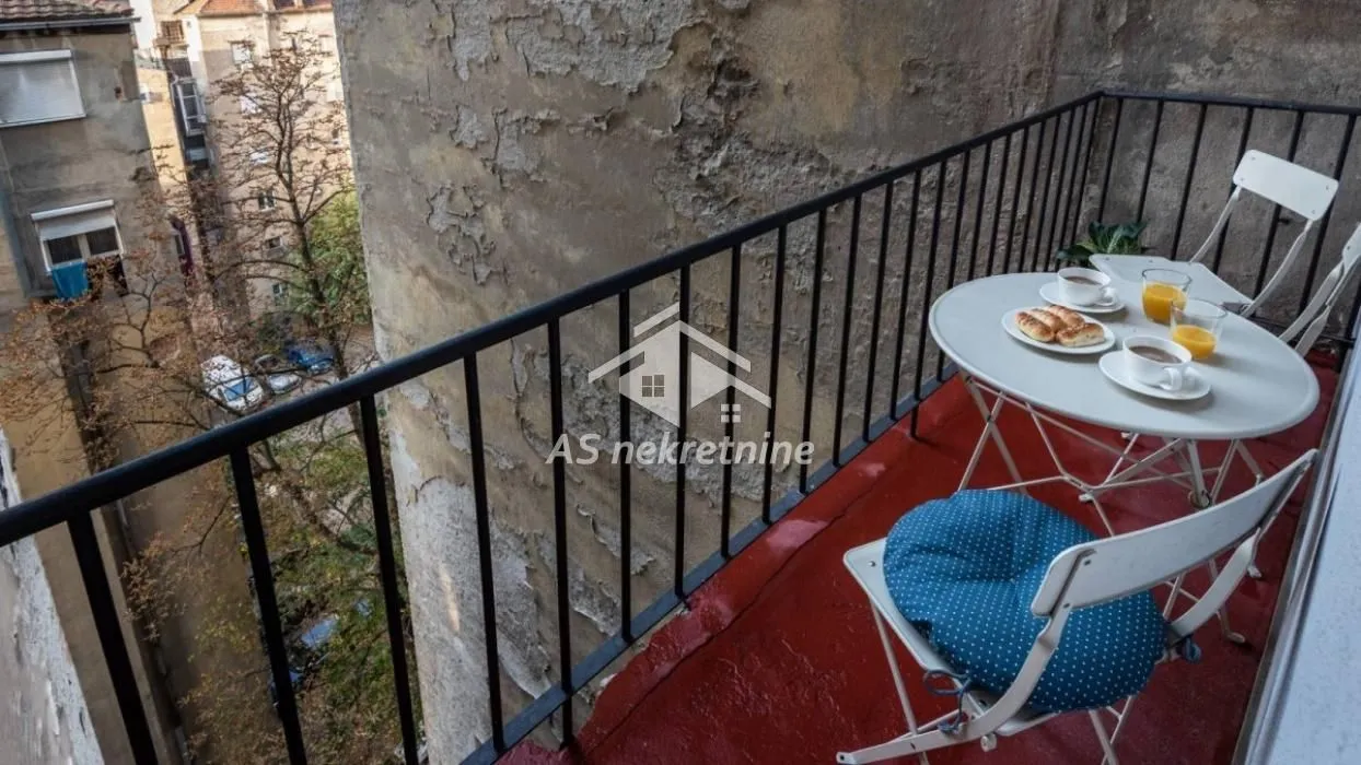 Izdavanje, trosoban stan, 90m², Stari Grad, Beograd