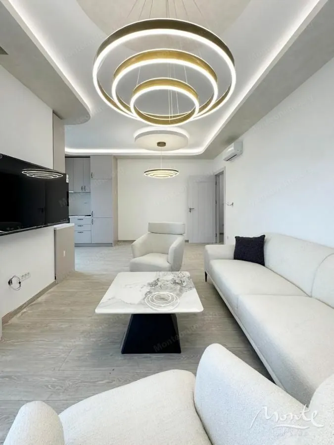 Prodaja, dvosoban stan, 74m², Bečići, Budva