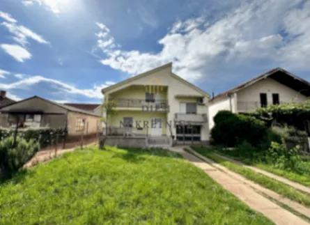 Izdavanje, kuća, 200m², Tološi, Podgorica