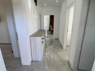 Izdavanje, trosoban stan, 115m², Kalimanj, Tivat - image 13