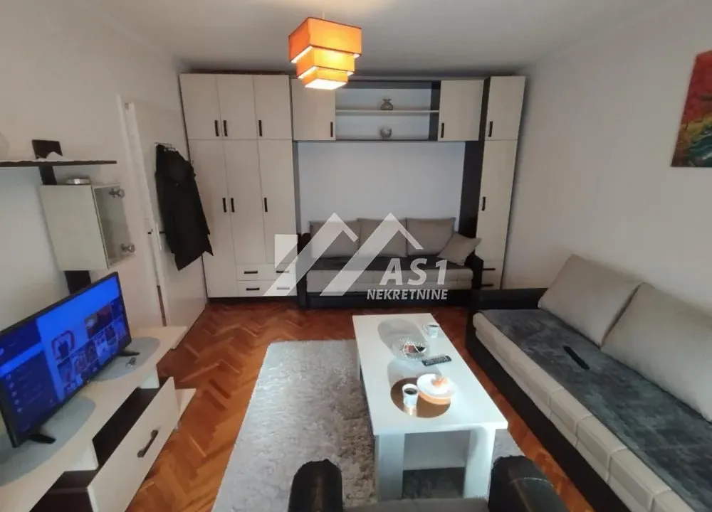 Izdavanje, jednosoban stan, 30m², Železnička Stanica, Novi Sad Sve Podlokacije