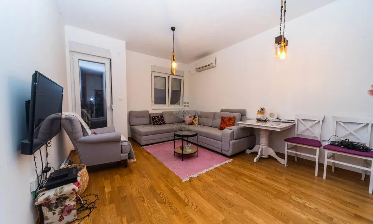 Izdavanje, jednosoban stan, 44m², City Kej, Podgorica