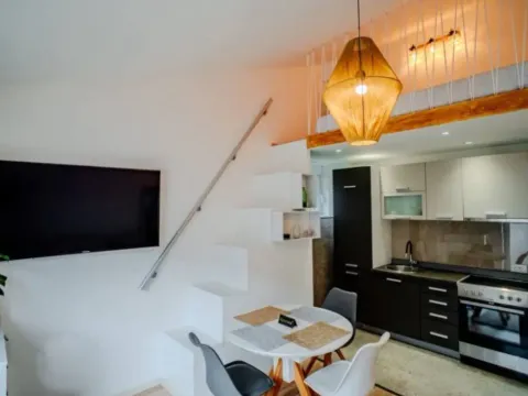 Prodaja, dvosoban stan, 50m², Muo, Kotor - image 2