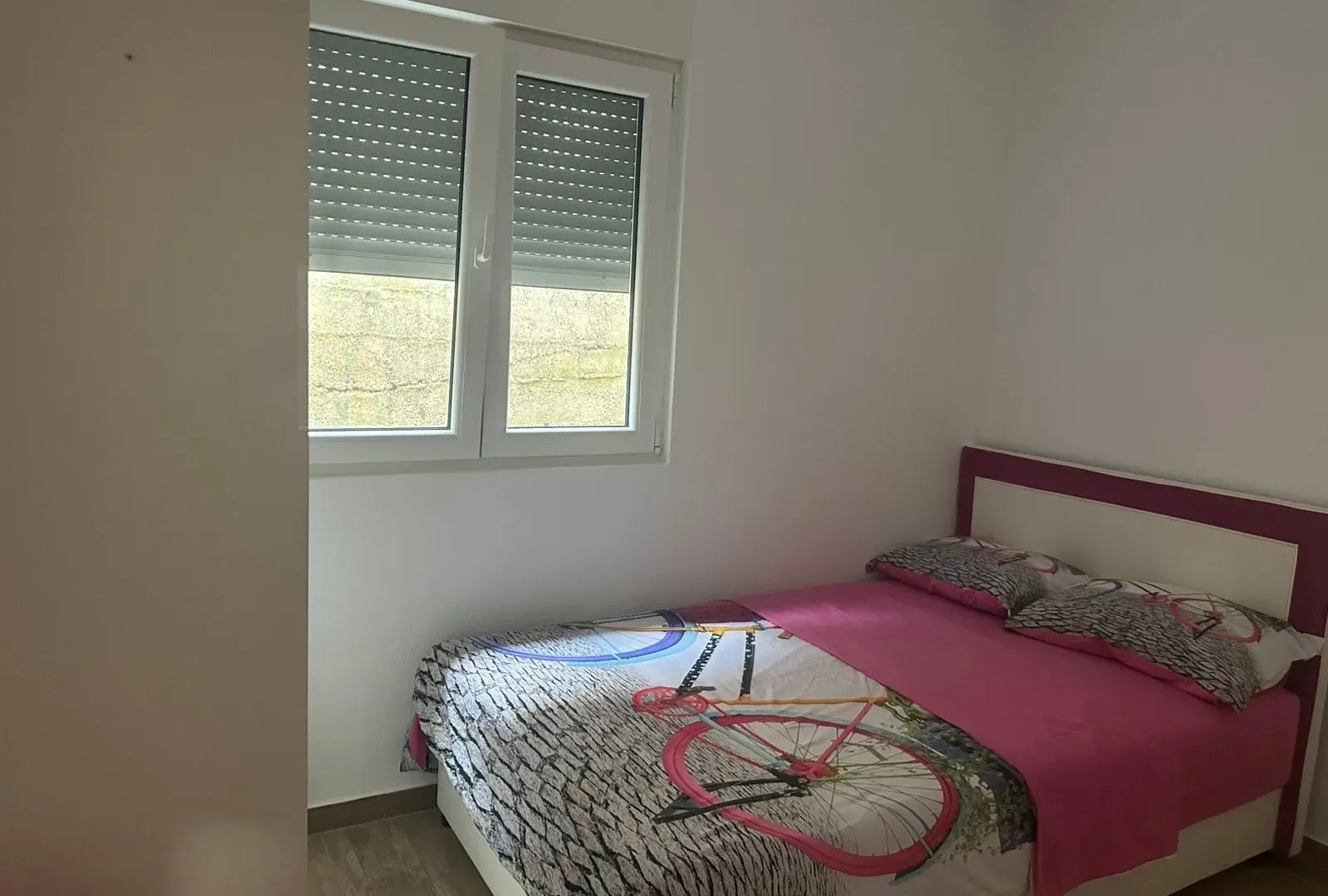 Izdavanje, kuća, 100m², Kavač, Kotor