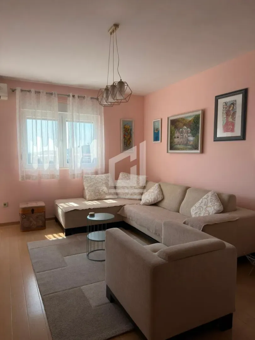 Izdavanje, dvosoban stan, 70m², City Kvart, Podgorica