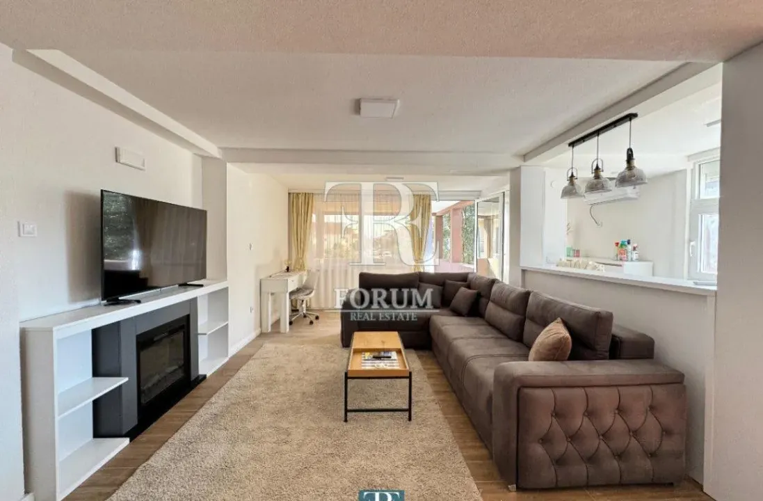 Izdavanje, dvosoban stan, 120m², Stari Aerodrom, Podgorica