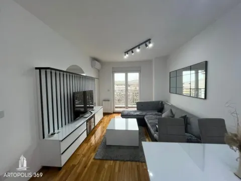 Izdavanje, dvosoban stan, 50m², Hala Pionir, Palilula Sve Podlokacije - image 3