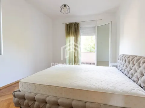 Izdavanje, dvosoban stan, 73m², Centar, Podgorica - image 6