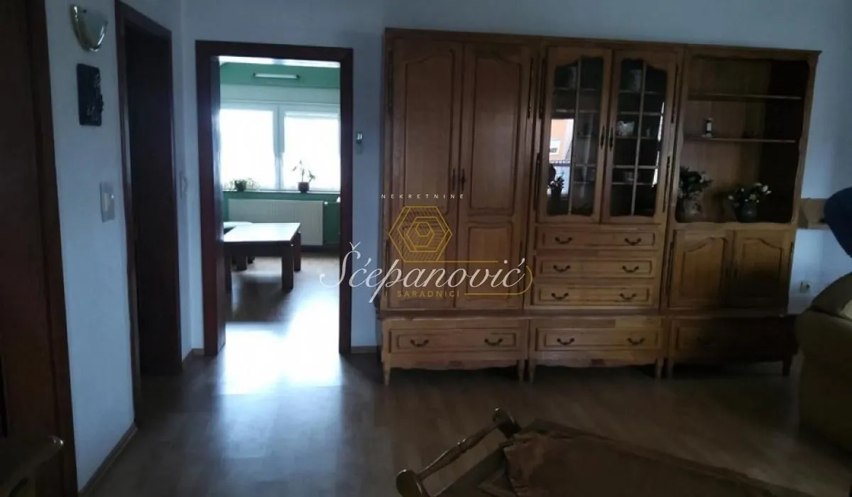 Prodaja, kuća, 360m², Veternik, Novi Sad Sve Podlokacije