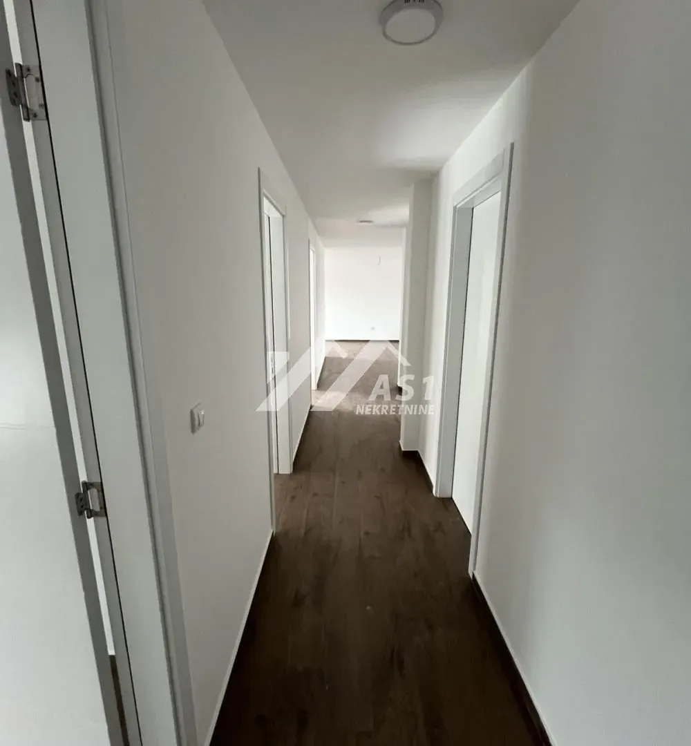 Izdavanje, poslovni prostor, 152m², Veternik, Novi Sad Sve Podlokacije