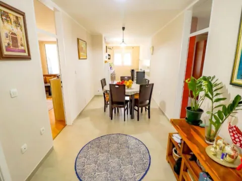 Sale, three bedroom apartment, 112m², Makedonsko naselje, Bar - image 11