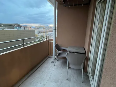Izdavanje, jednosoban stan, 48m², Central Point, Podgorica - image 11