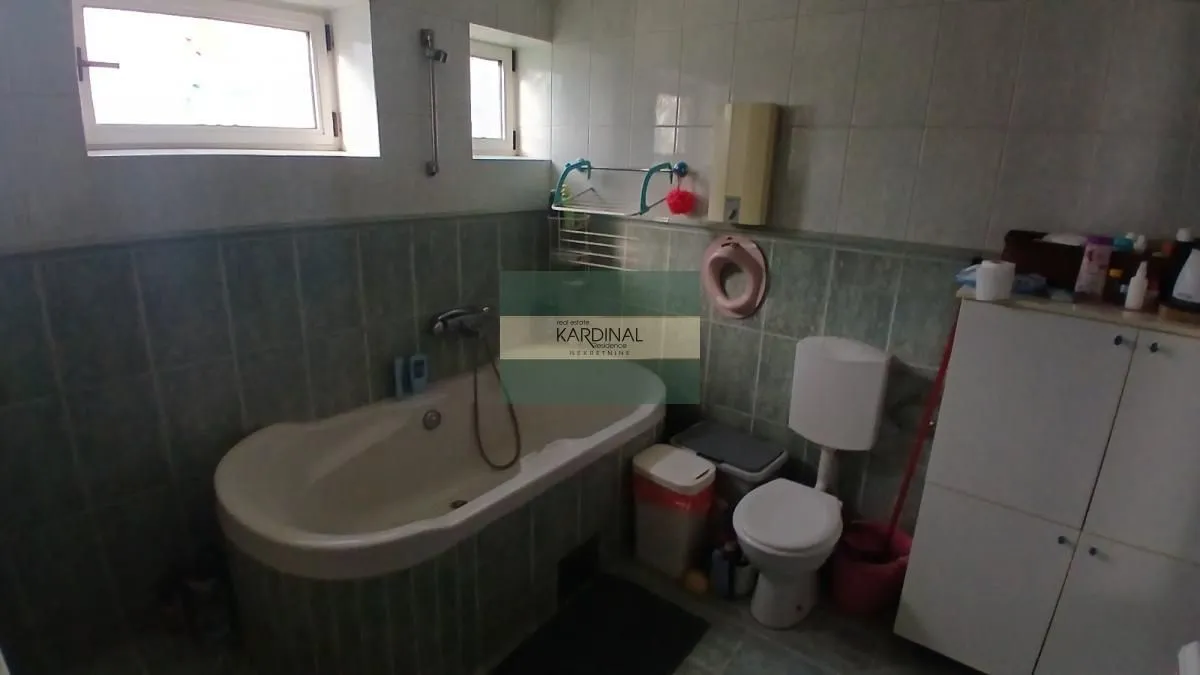Prodaja, kuća, 334m², Vašarište, Kragujevac