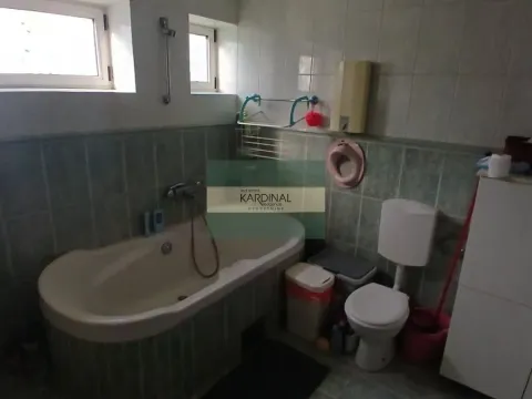 Prodaja, kuća, 334m², Vašarište, Kragujevac - image 16