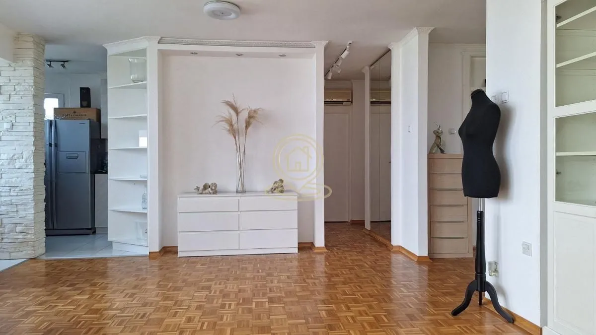 Prodaja, jednosoban stan, 62m², Bulevar Oslobodjenja, Novi Sad Sve Podlokacije