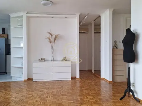 Prodaja, jednosoban stan, 62m², Bulevar Oslobodjenja, Novi Sad Sve Podlokacije - image 1