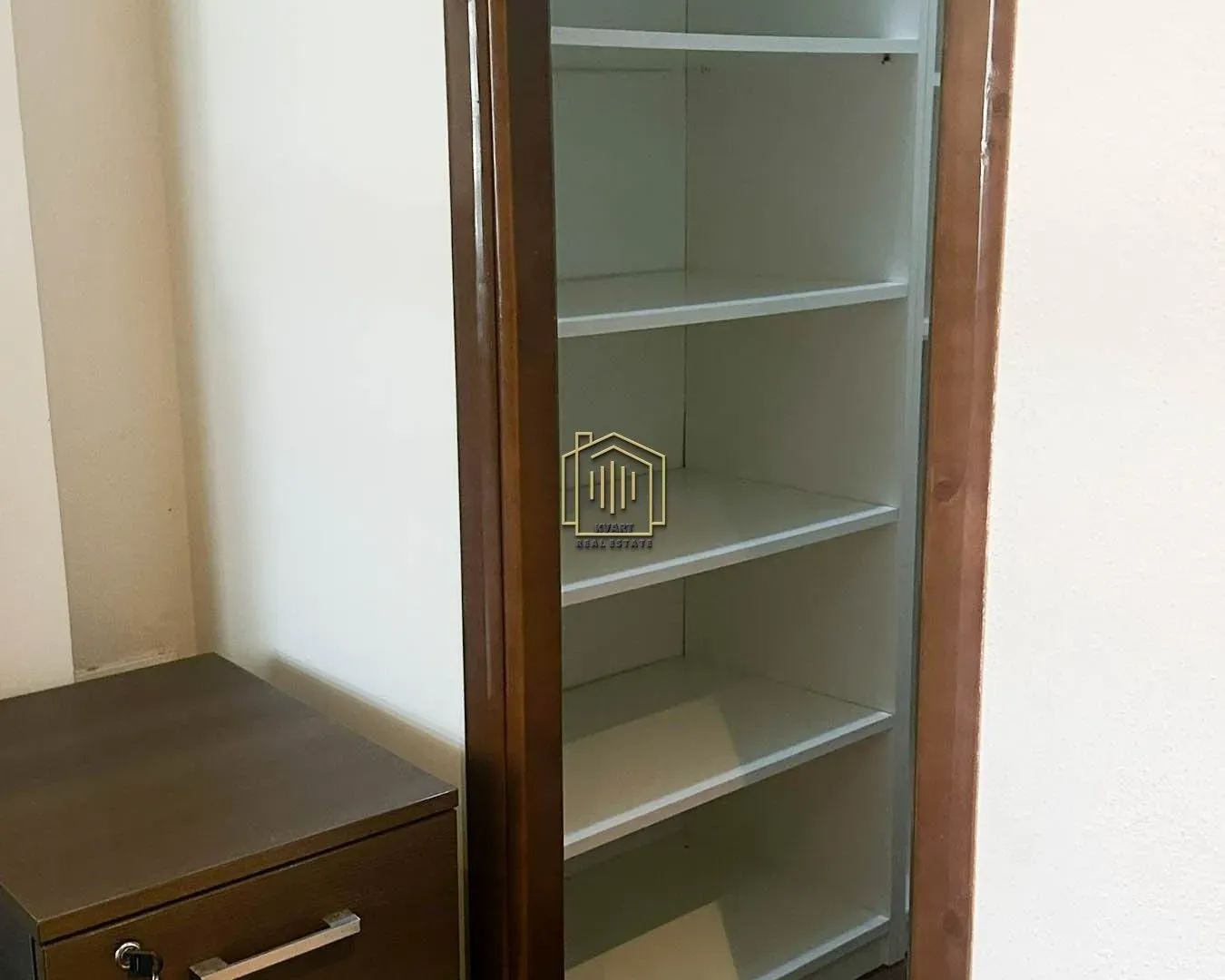 Izdavanje, dvosoban stan, 75m², Konik, Podgorica