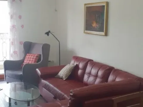 Izdavanje, jednosoban stan, 54m2, Stara Varoš, Podgorica Izdavanje, jednosoban stan, 54m2, Stara Varoš, Podgorica