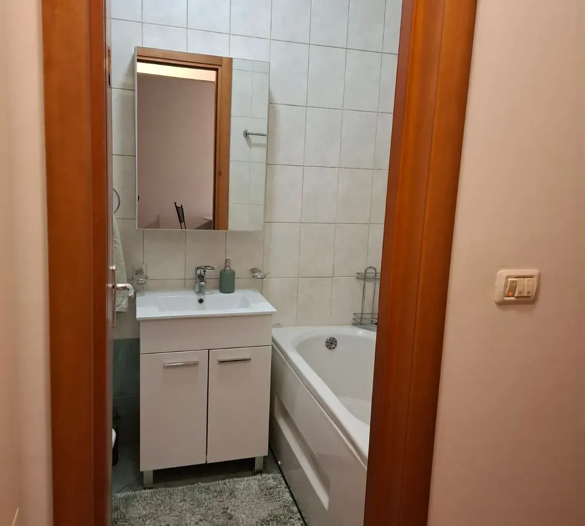 Izdavanje, jednosoban stan, 47m², Stari Aerodrom, Podgorica