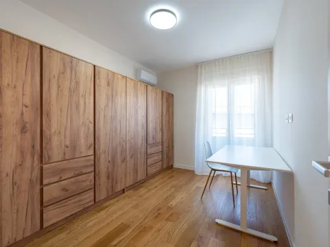 Rent, two bedroom apartment, 70m², Central Point, Podgorica - image 7