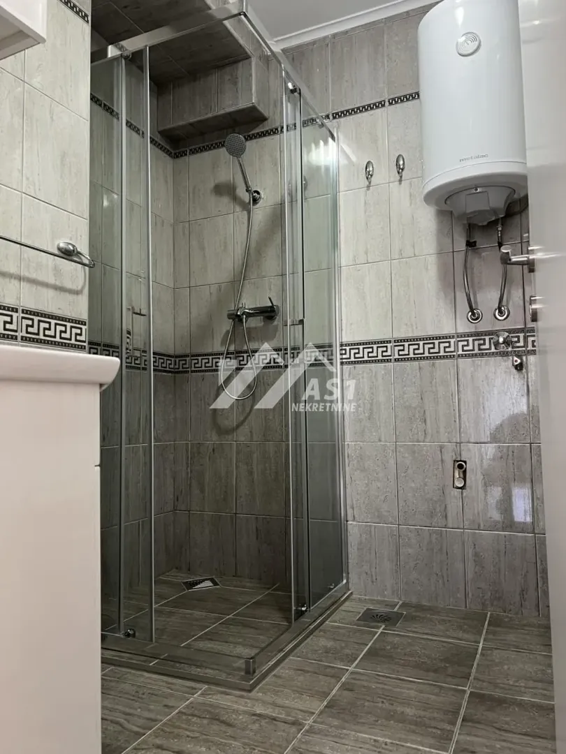 Izdavanje, dvosoban stan, 55m², Grbavica, Novi Sad Sve Podlokacije