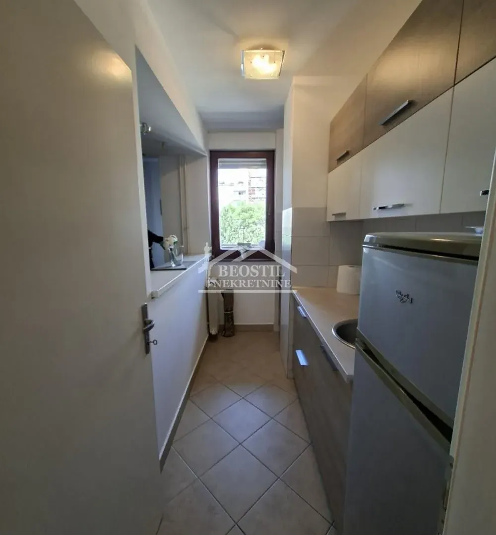 Rent, two bedroom apartment, 52m², Vračar Sve Podlokacije, Beograd