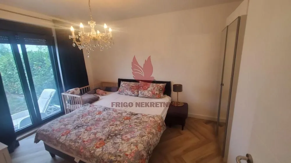Sale, house, 234m², Granice, Mladenovac