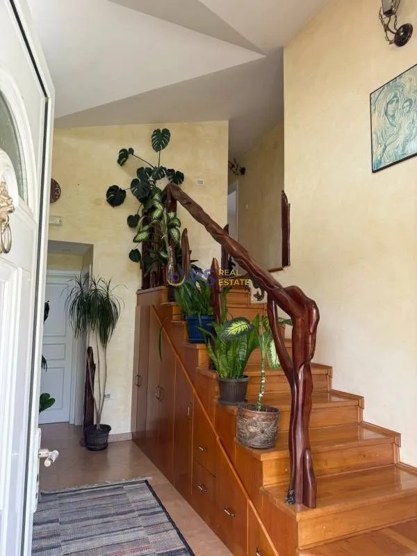 Prodaja, kuća, 174m², Podgorica, Crna Gora