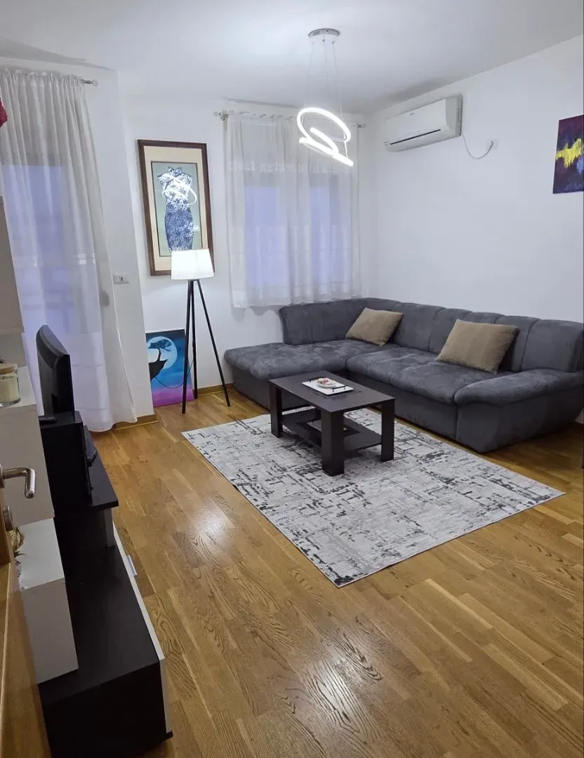 Izdavanje, jednosoban stan, 43m², City Kvart, Podgorica