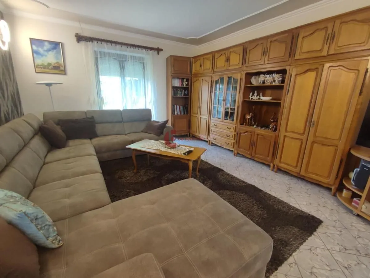 Prodaja, kuća, 300m², Hajdukovo, Subotica