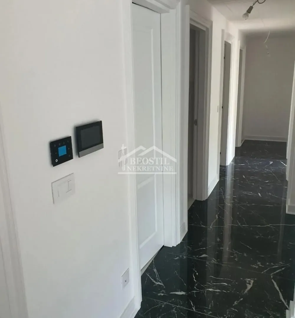Rent, office space, 77m², Slavujev Venac, Zvezdara Sve Podlokacije