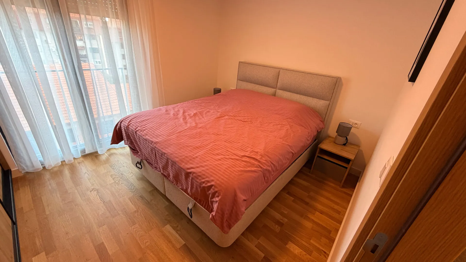 Izdavanje, jednosoban stan, 40m², Centar, Cetinje