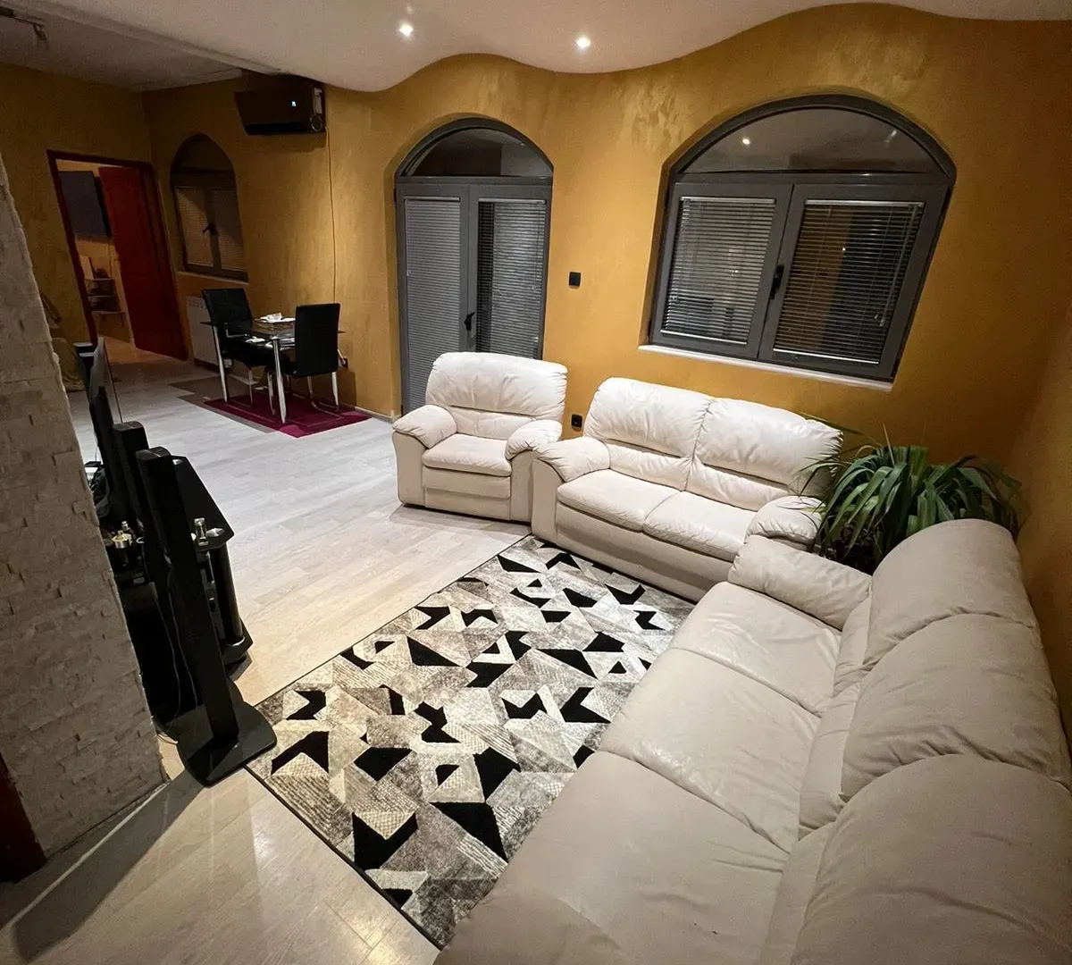 Izdavanje, jednosoban stan, 47m², Stari Aerodrom, Podgorica