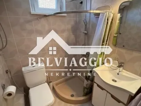 Prodaja, četvorosoban stan, 100m², Ograde, Bijelo Polje - image 8