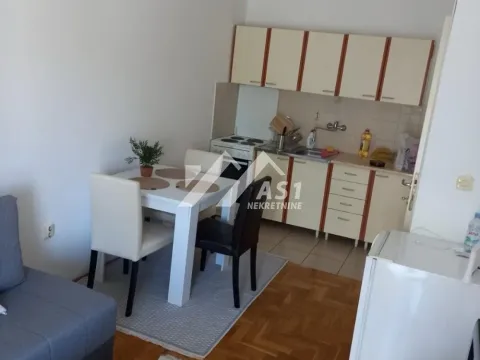 Izdavanje, jednosoban stan, 29m², Bulevar Evrope, Novi Sad Sve Podlokacije - image 3