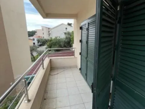 Sale, one bedroom apartment, 44m², Petrovac, Budva - image 1