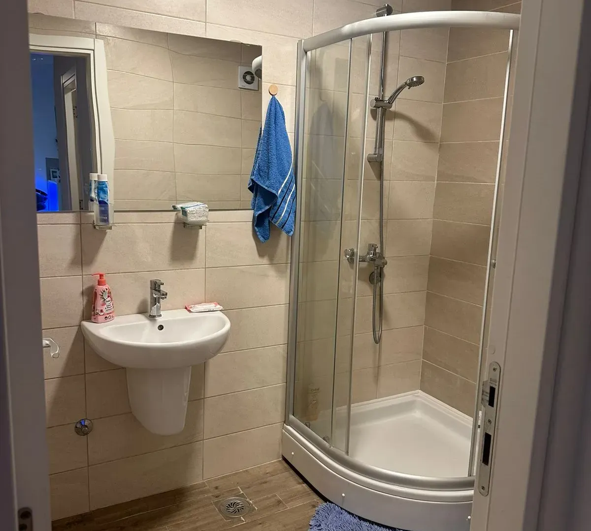 Izdavanje, stan, 65m², Zagorič, Podgorica