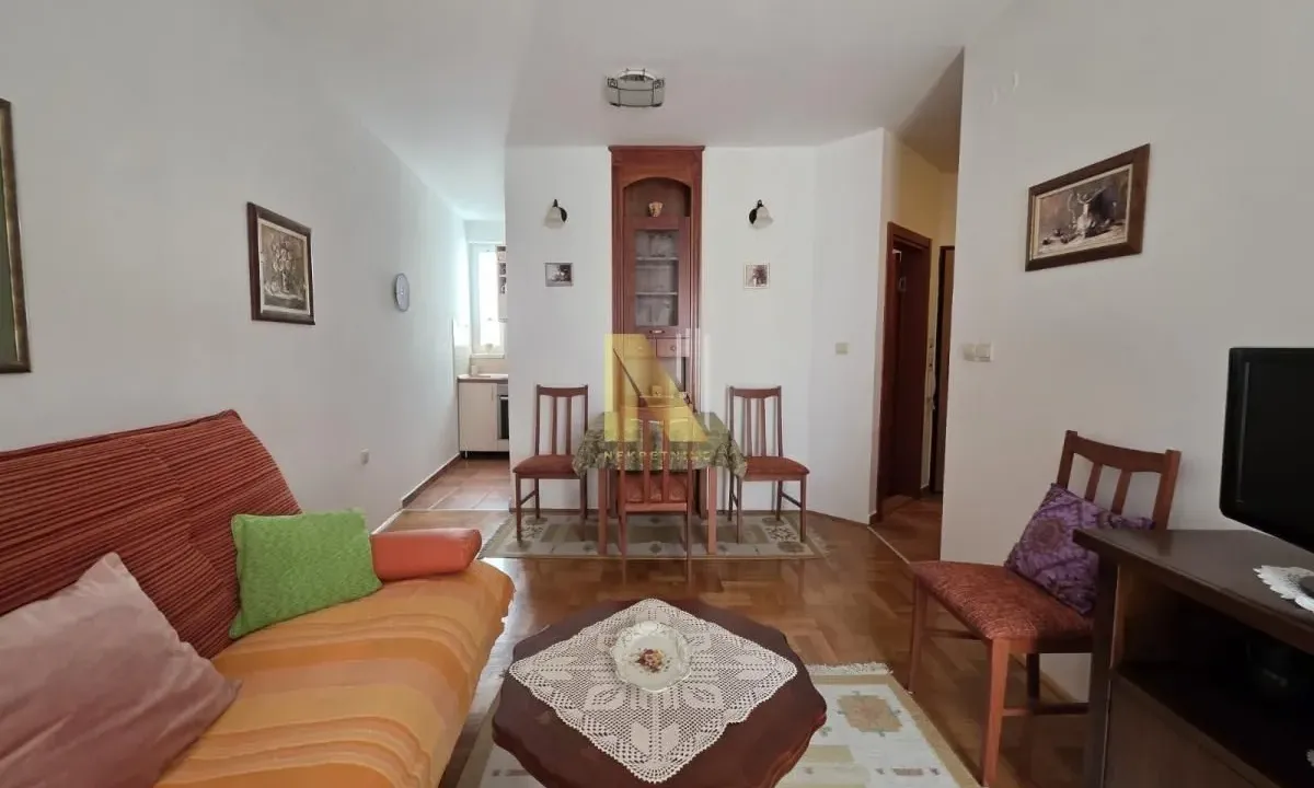 Izdavanje, dvosoban stan, 40m², Grbavica, Novi Sad Sve Podlokacije