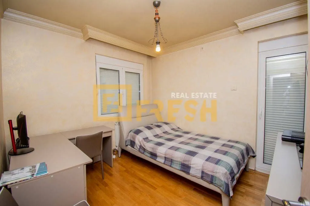 Prodaja, trosoban stan, 100m², Centar, Podgorica
