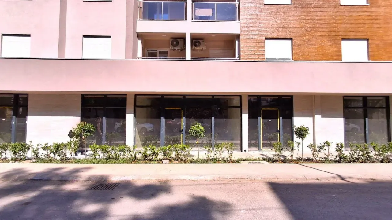 Izdavanje, poslovni prostor, 50m², Stari Aerodrom, Podgorica