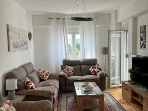 Izdavanje, jednosoban stan, 47m2, Tuški Put, Podgorica Izdavanje, jednosoban stan, 47m2, Tuški Put, Podgorica