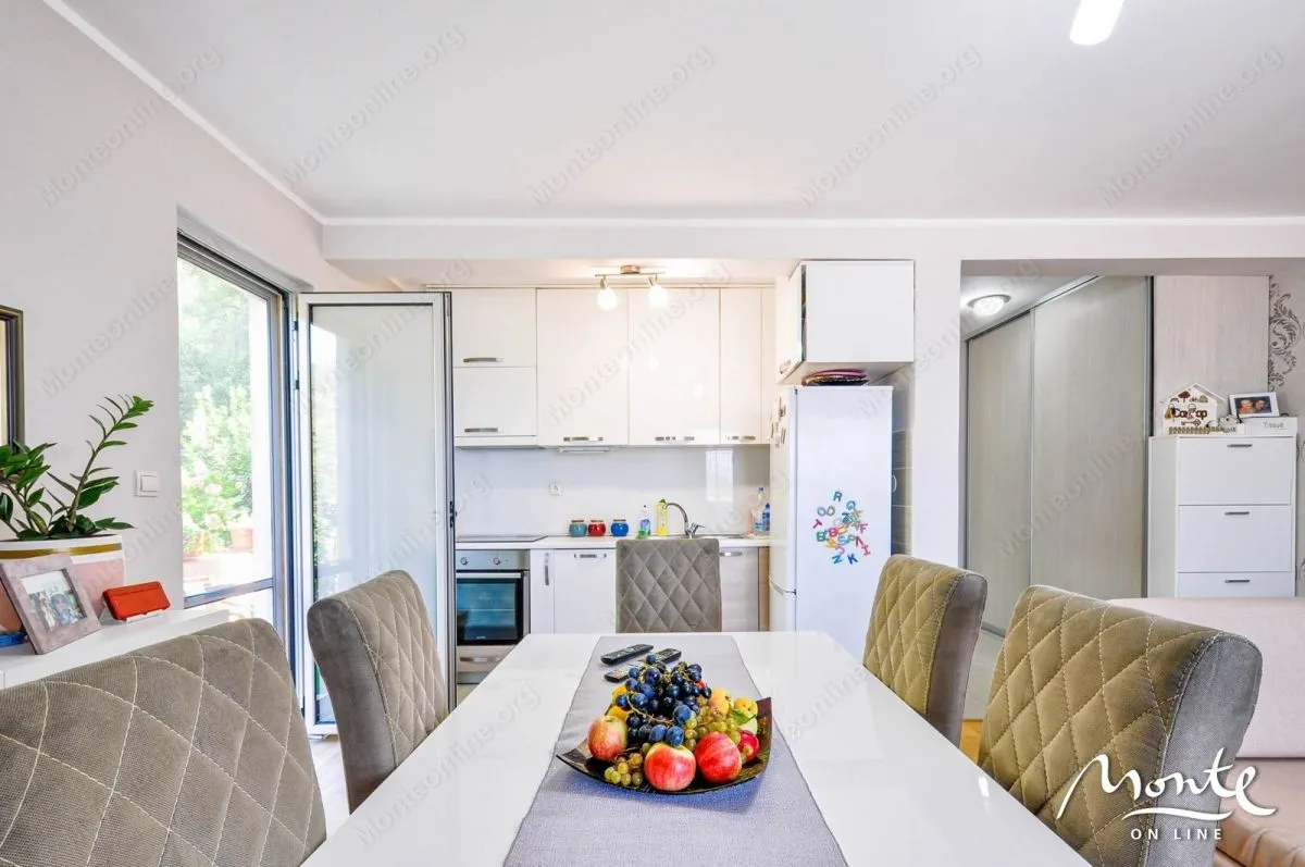 Prodaja, jednosoban stan, 50m², Tivat, Crna Gora