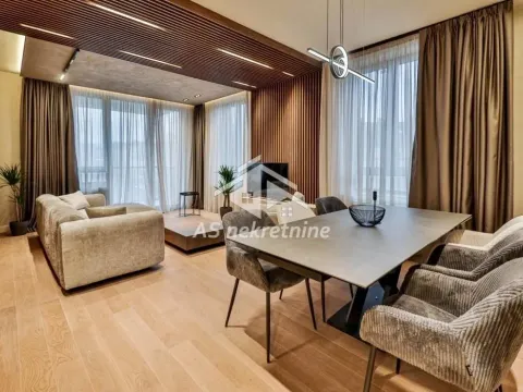 Izdavanje, trosoban stan, 89m², Savski Venac, Beograd