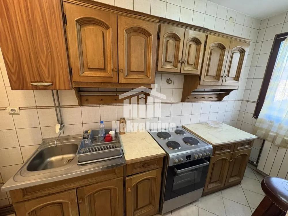 Prodaja, trosoban stan, 71m², Zemun Kalvarija, Zemun Sve Podlokacije