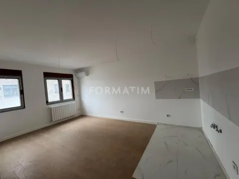 Prodaja, trosoban stan, 84m², Đeram Pijaca, Beograd - image 1