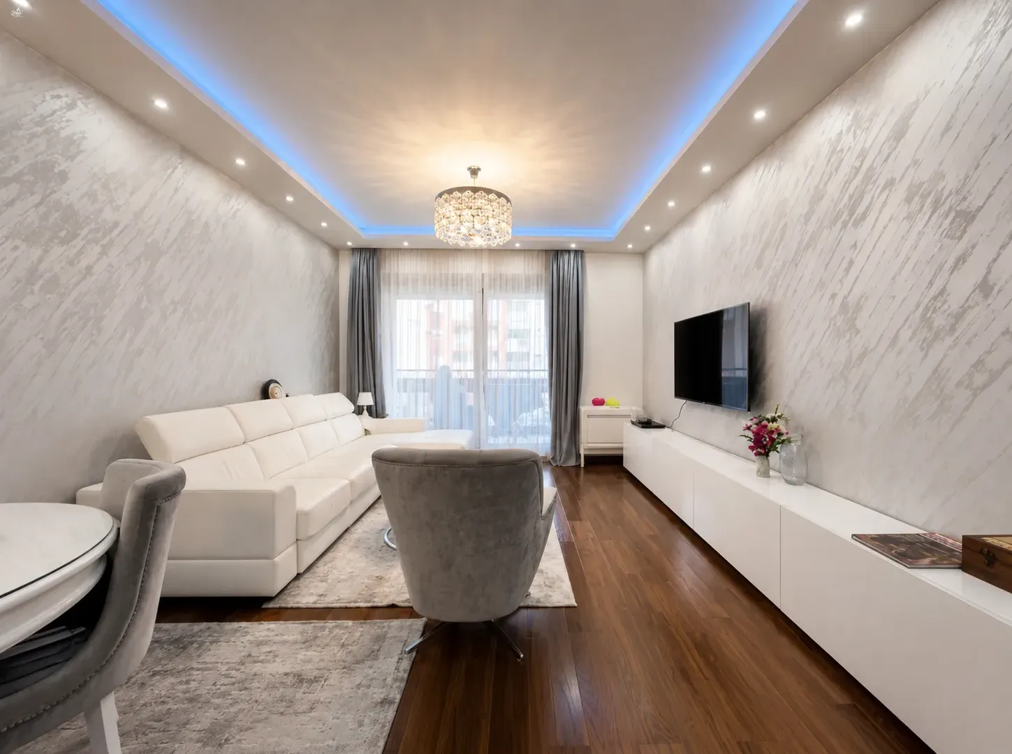Izdavanje, dvosoban stan, 74m², Master Kvart, Podgorica